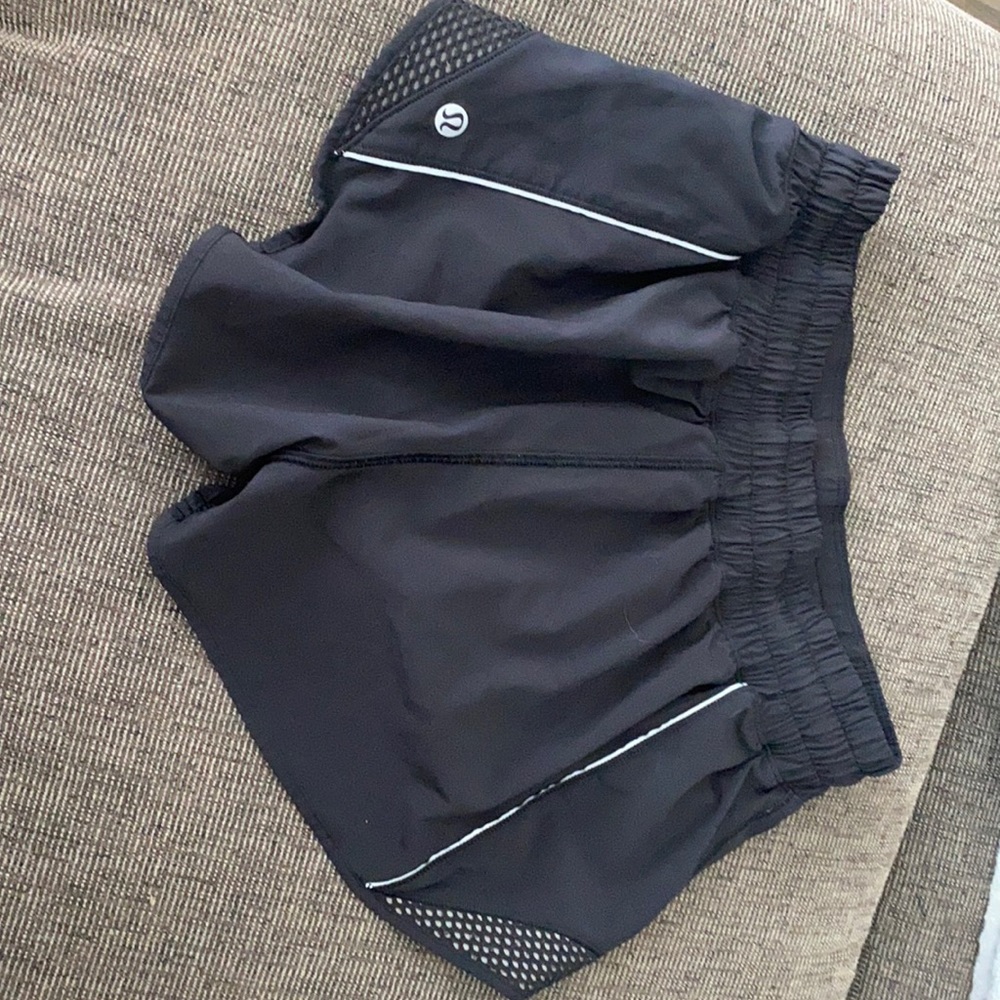 Lululemon Black Hotty Hot 2.5 inch Shorts